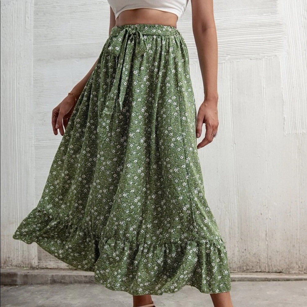 FLORAL MIDI SKIRT